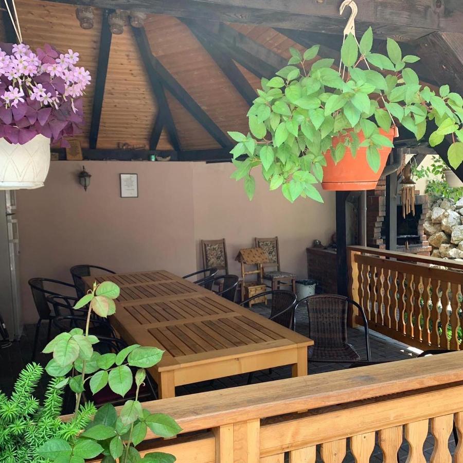 Pensiunea Haiduc Sacele Brasov Dış mekan fotoğraf